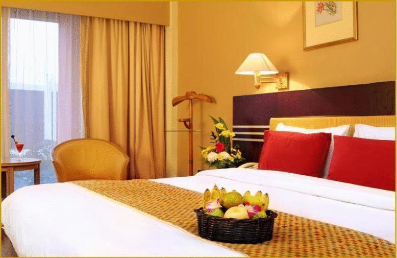 Tiara Medan Hotel & Convention Center Екстер'єр фото