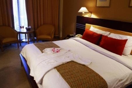 Tiara Medan Hotel & Convention Center Екстер'єр фото